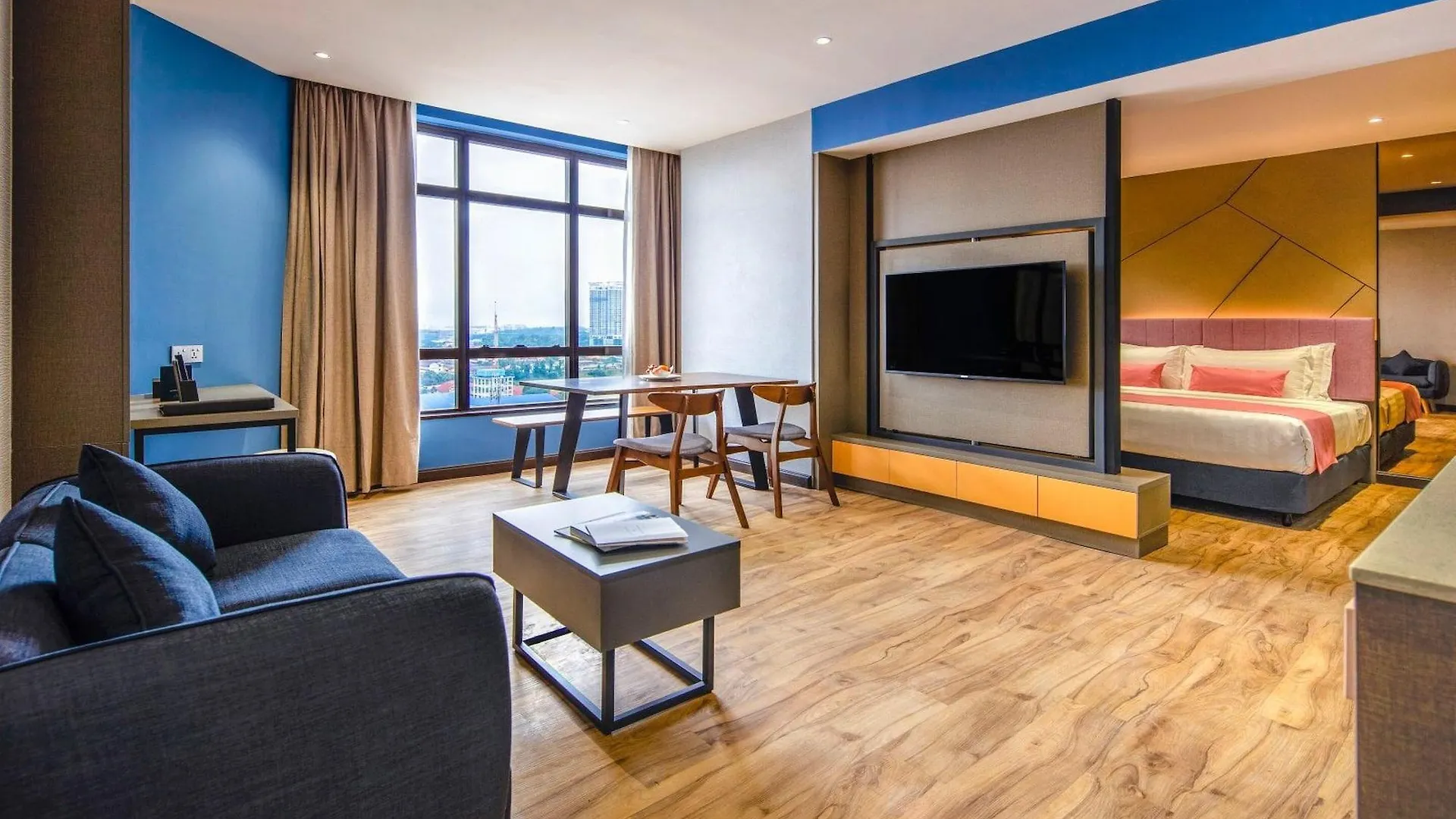 Trove Johor Bahru Hotel 4*,